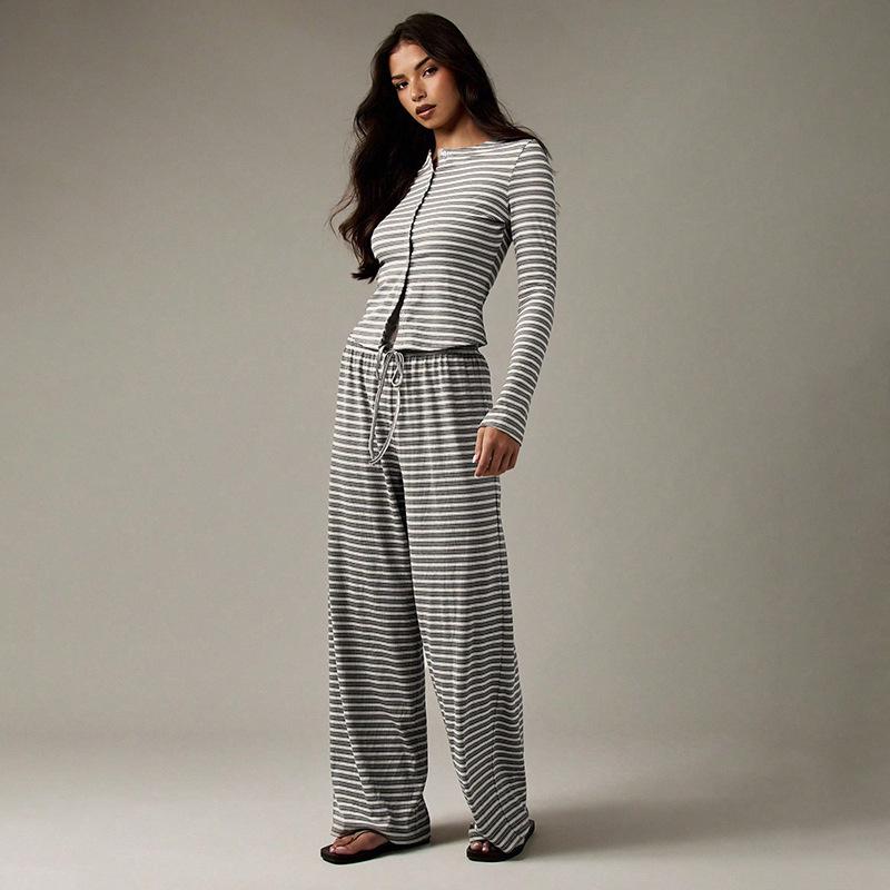 Women s Striped Drawstring Two-piece Set: Long-sleeve Top & Pants S
Women s Striped Drawstring Two-piece Set: Long-sleeve Top & Pants S