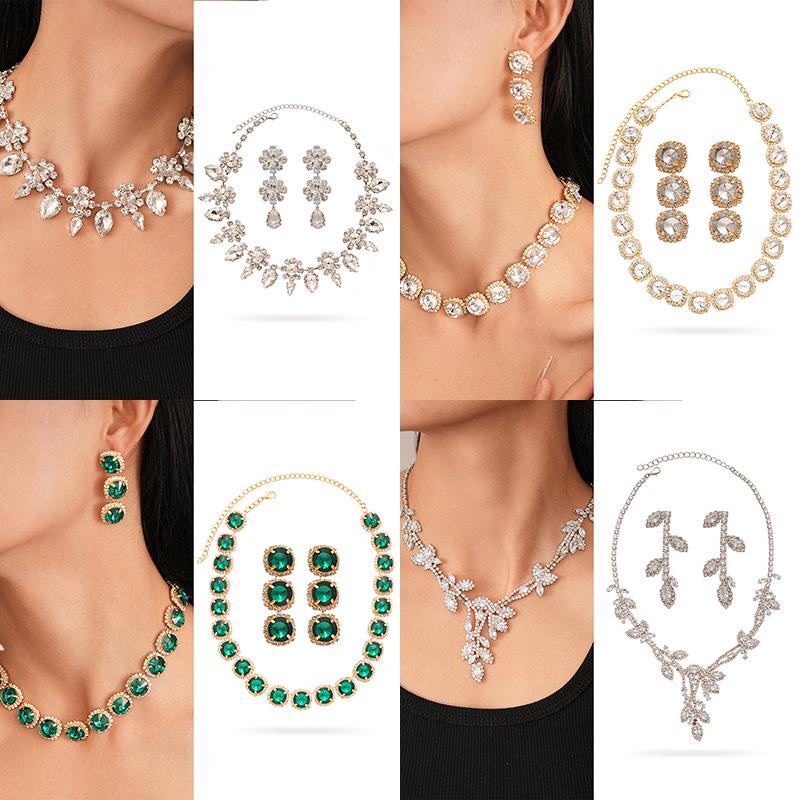 Роскошный комплект из овальных бриллиантовых ожерелий и серег - High-End Light Exaggerated Fashion
Роскошный комплект из овальных бриллиантовых ожерелий и серег - High-End Light Exaggerated Fashion