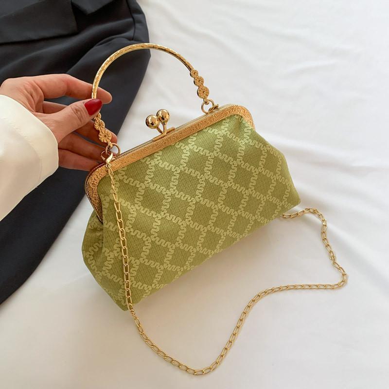 Chic And Trendy Korean Style Shell Bag For Women In Black White Pink Green Colors зелений
Chic And Trendy Korean Style Shell Bag For Women In Black White Pink Green Colors зелений