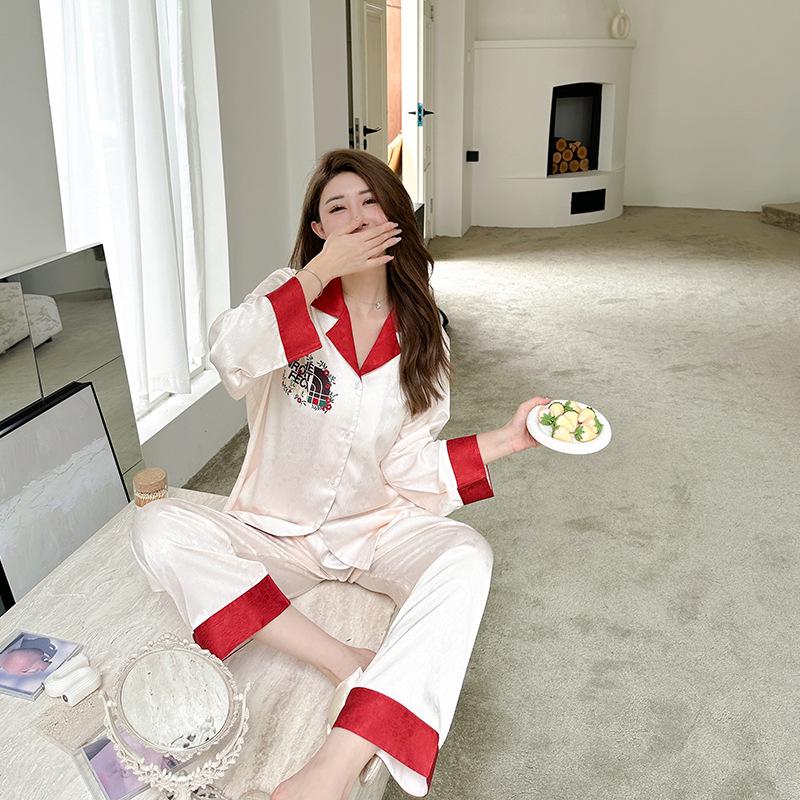 2025 Women s Ice Silk Jacquard Spring Pajama Set - Comfortable, Long Sleeve, Wear Indoors or Outside Extra Large
2025 Women s Ice Silk Jacquard Spring Pajama Set - Comfortable, Long Sleeve, Wear Indoors or Outside Extra Large