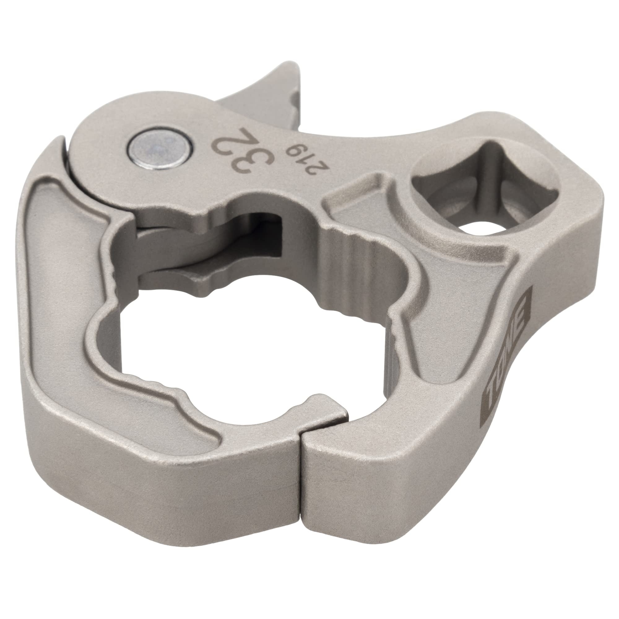 TONE Quick Open Claw Foot Wrench 4QCF-32 Drive 12.7mm (12 ) Width across flats 32mm 
TONE Quick Open Claw Foot Wrench 4QCF-32 Drive 12.7mm (12 ) Width across flats 32mm