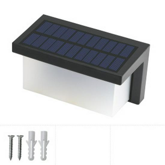 Водонепроницаемый садовый светодиодный фонарь на солнечной батарее с датчиком движения
Водонепроницаемый садовый светодиодный фонарь на солнечной батарее с датчиком движения