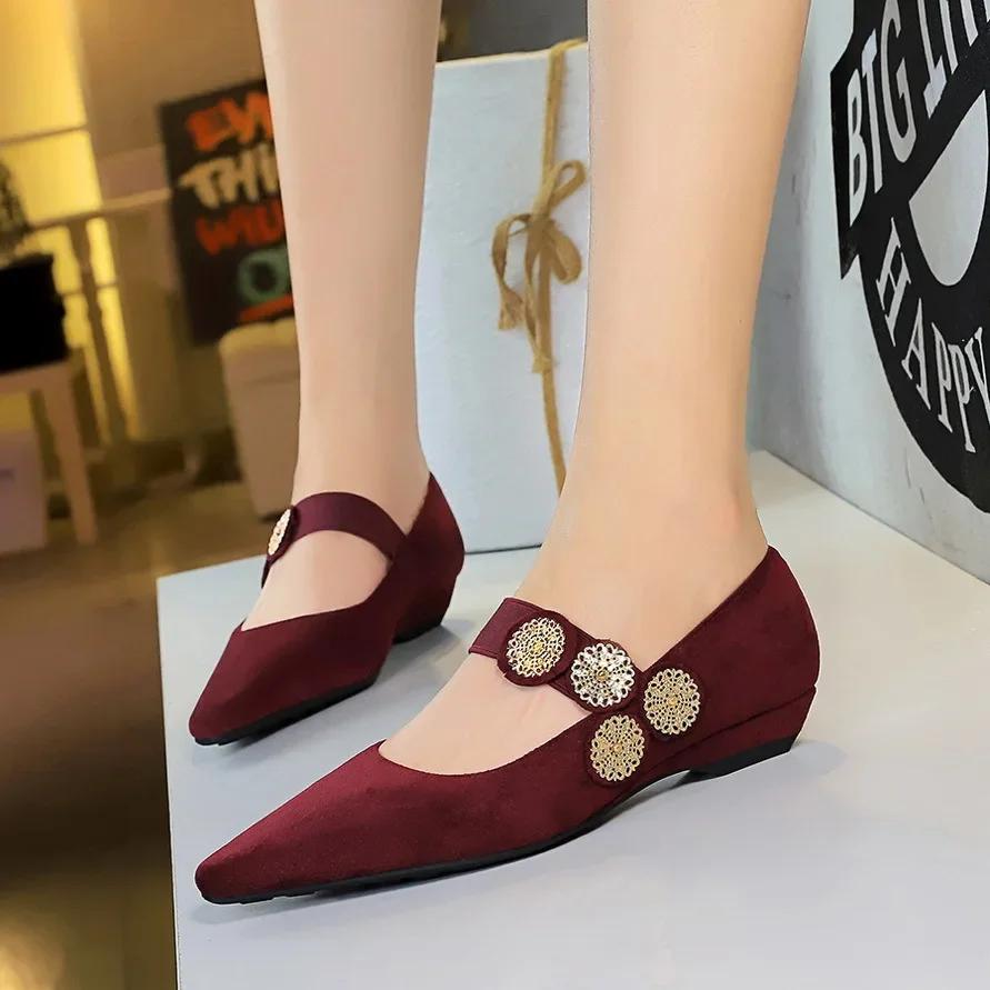 Luxury Rome Shoes Women Elegant Shallow Pumps Pointed Toe Retro Shoes Designer Dress Walking Mixed Color Velvet Mujer 40
Luxury Rome Shoes Women Elegant Shallow Pumps Pointed Toe Retro Shoes Designer Dress Walking Mixed Color Velvet Mujer 40
