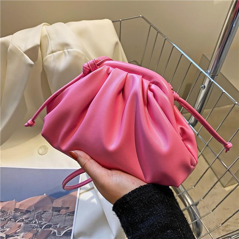 Yogodlns Модная плиссированная сумка через плечо Cloud PU Leather Small Clip Сумки и Кошелек Женские Роскошные Дизайнерские Сумки Подмышки
Yogodlns Модная плиссированная сумка через плечо Cloud PU Leather Small Clip Сумки и Кошелек Женские Роскошные Дизайнерские Сумки Подмышки