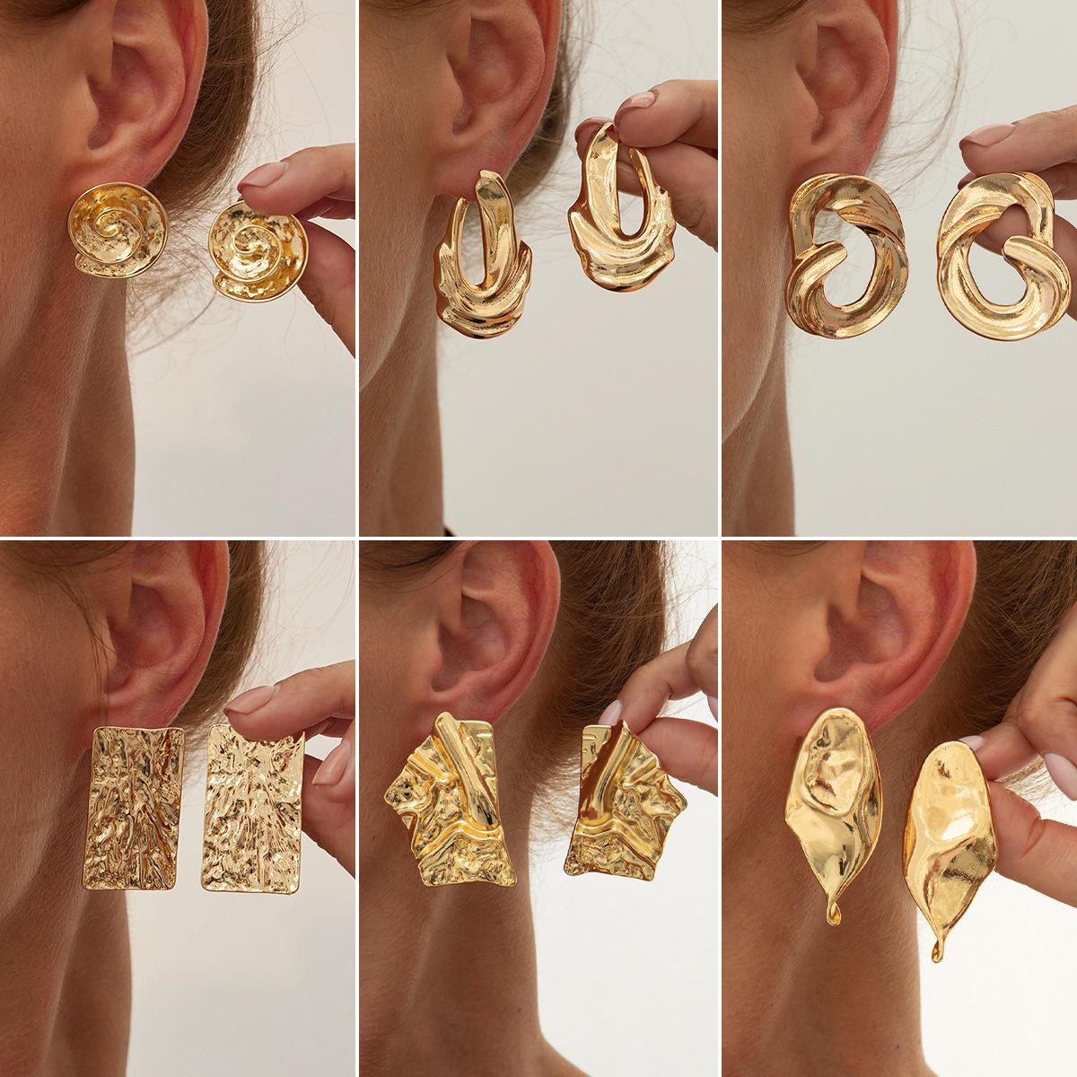 Irregular liquid ring geometric stud earrings female, simple temperament pleated ins wind ear jewelry
Irregular liquid ring geometric stud earrings female, simple temperament pleated ins wind ear jewelry