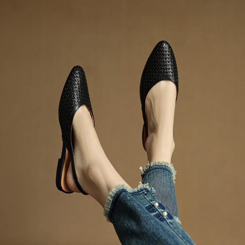 Summer sandals new Korean version women s flat-soled sandals pointed one-pedal buckle large size shoes comfortable soft-soled leather 40 чёрный
Summer sandals new Korean version women s flat-soled sandals pointed one-pedal buckle large size shoes comfortable soft-soled leather 40 чёрный