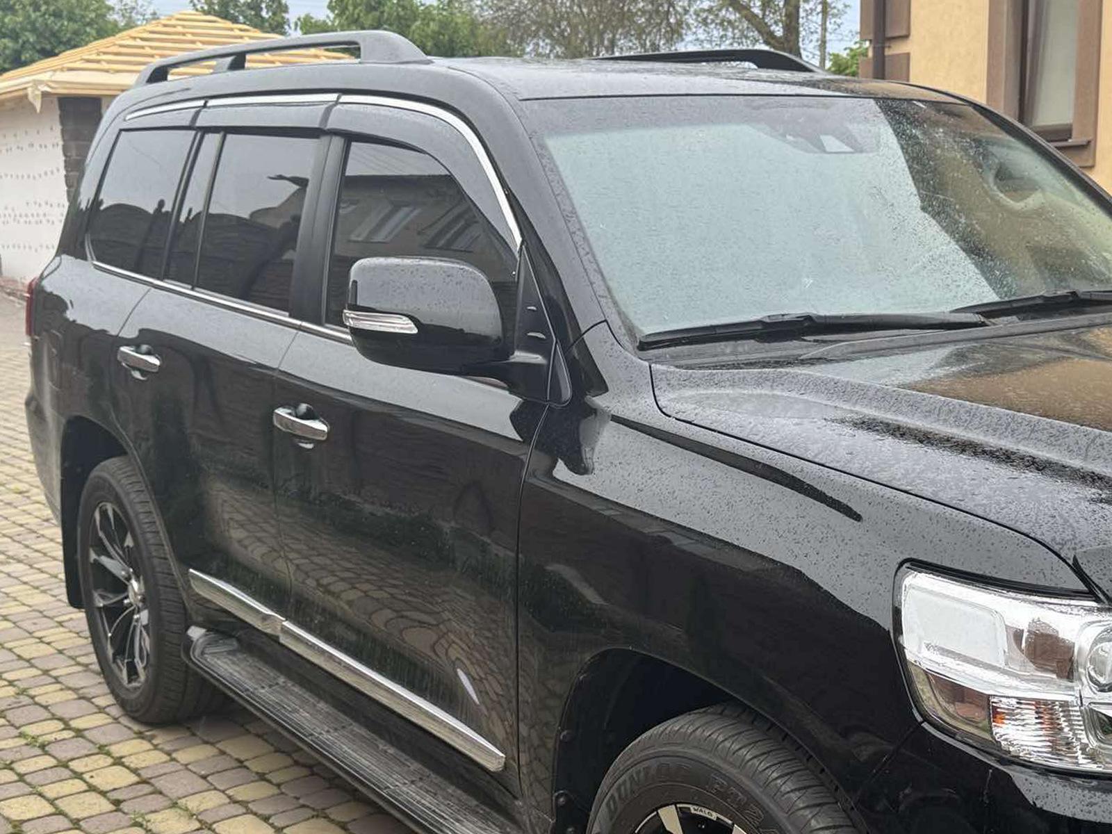 Ветровики с хромом Niken Luxury (6 шт) для Toyota Land Cruiser 200 
Ветровики с хромом Niken Luxury (6 шт) для Toyota Land Cruiser 200