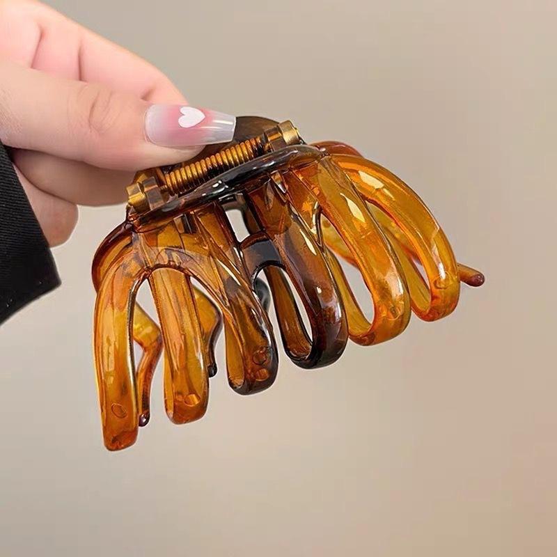 2Pcs Tortoise Shell Large Plastic Hair Claw Clips, Non-slip Strong Hold Hair Clamps, Retro Hair Accessories for Thick Hair
2Pcs Tortoise Shell Large Plastic Hair Claw Clips, Non-slip Strong Hold Hair Clamps, Retro Hair Accessories for Thick Hair