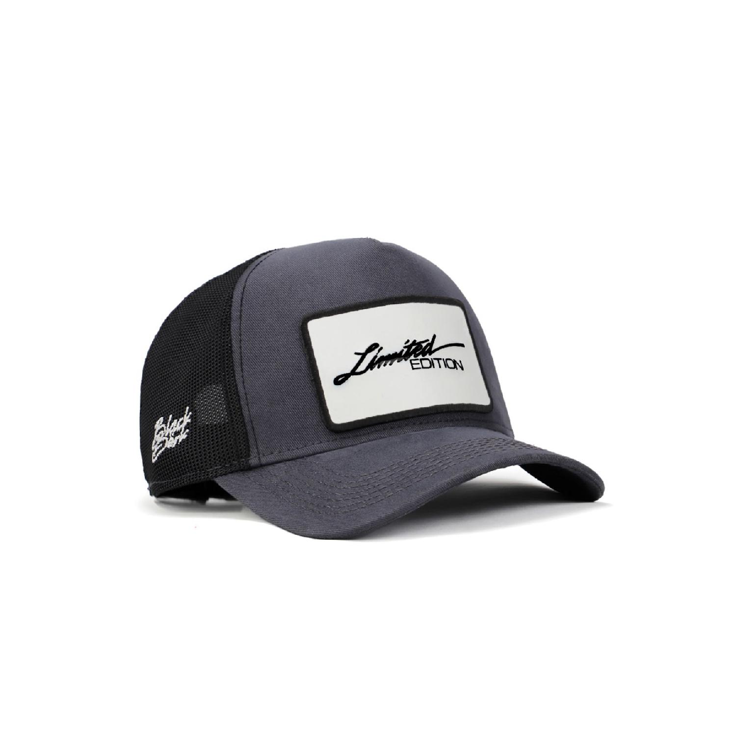 V2 Trucker Limited Edition — шляпа унисекс антрацитово-черного цвета (кепка) С логотипом кода 3bs Standart
V2 Trucker Limited Edition — шляпа унисекс антрацитово-черного цвета (кепка) С логотипом кода 3bs Standart