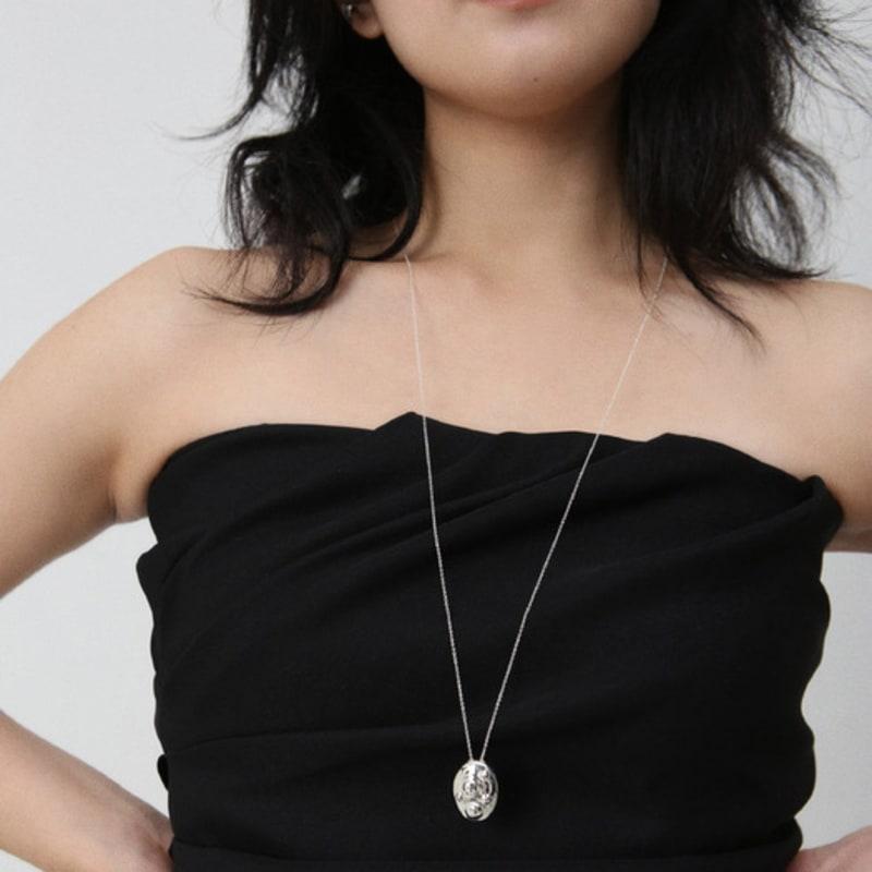 Moodydoo Dalmatian necklace Glossy
Moodydoo Dalmatian necklace Glossy