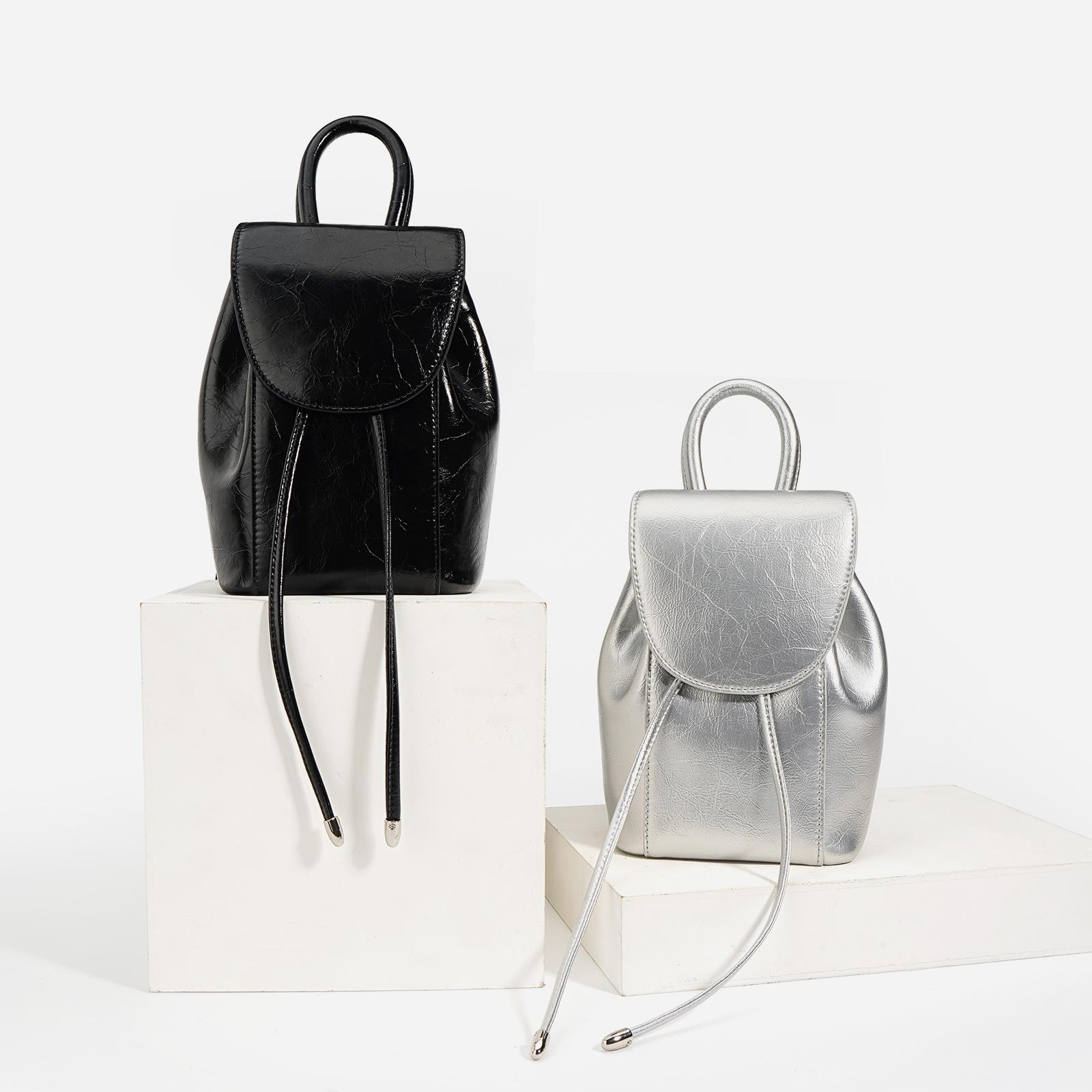 Niche High-end Mini Handbag Women s New Backpack Fashion Trend Versatile Backpack срібний
Niche High-end Mini Handbag Women s New Backpack Fashion Trend Versatile Backpack срібний