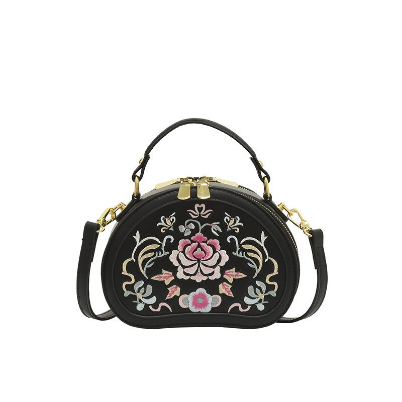 Crossbody Bag, New Embroidered Bag, Niche Design, High-end Feel, Handbag, Chinese Minimalist Small Bag, Shoulder Bag чорний
Crossbody Bag, New Embroidered Bag, Niche Design, High-end Feel, Handbag, Chinese Minimalist Small Bag, Shoulder Bag чорний
