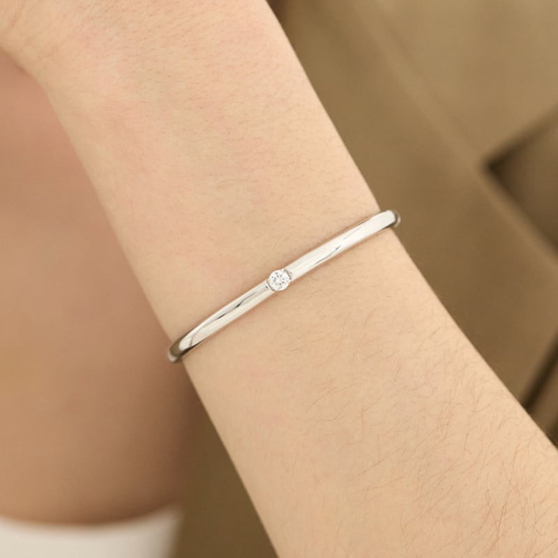 hyeres-lor Essence Silver (W) Lab Diamond Bangle 0.3CT HL4B52434W9 M
hyeres-lor Essence Silver (W) Lab Diamond Bangle 0.3CT HL4B52434W9 M