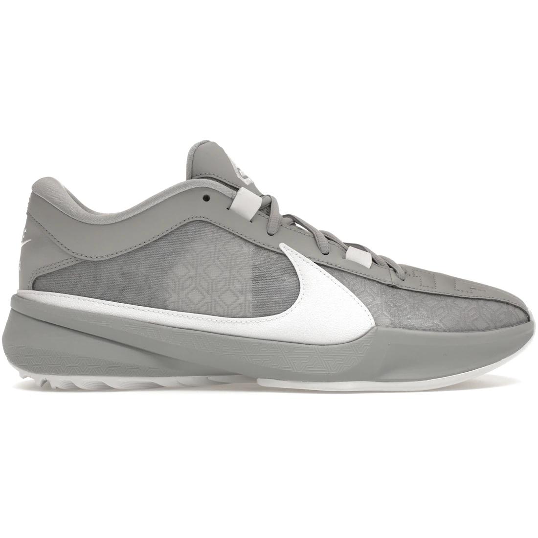 Sneaker Nike Zoom Freak 5 TB Wolf Grey(DZ2946-002) 38.5
Sneaker Nike Zoom Freak 5 TB Wolf Grey(DZ2946-002) 38.5