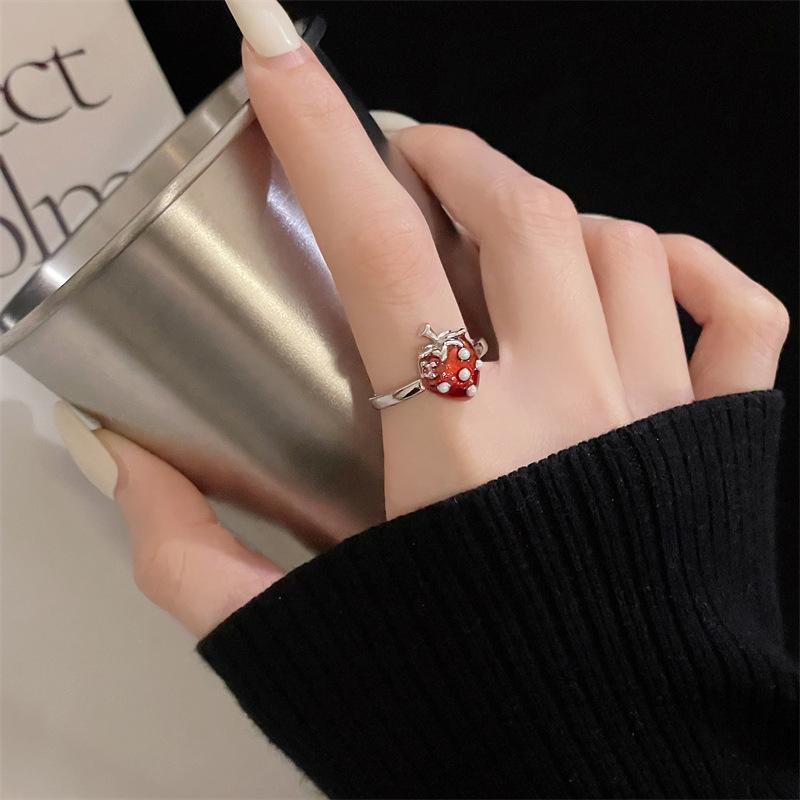 Angola Red Drop Glaze Open Ring Strawberry Lucky Bag Fashion Stacked Index Finger Ring Personality Ring Women Adjustable opening
Angola Red Drop Glaze Open Ring Strawberry Lucky Bag Fashion Stacked Index Finger Ring Personality Ring Women Adjustable opening