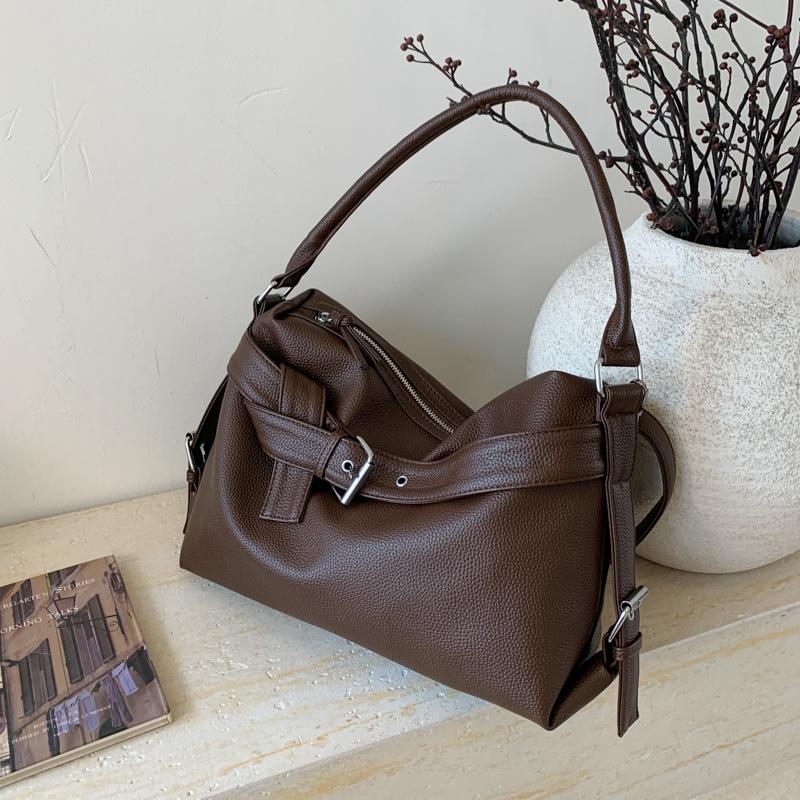 Трендовая личность простая новая сумка осень и зима женская сумка через плечо 2025 мода повседневная женская сумка-тоут
Трендовая личность простая новая сумка осень и зима женская сумка через плечо 2025 мода повседневная женская сумка-тоут