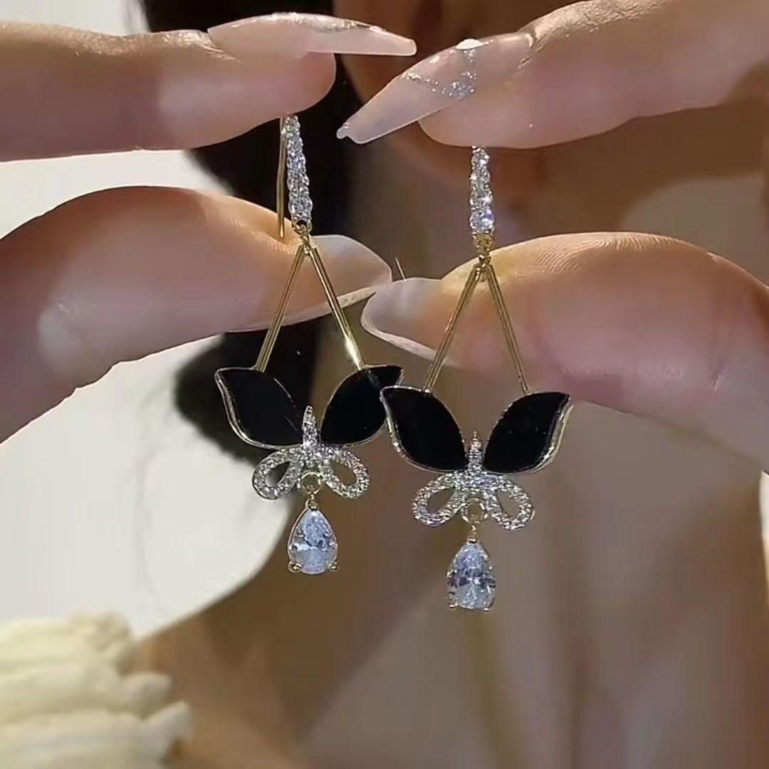 New Fashion Trend Unique Design Elegant Exquisite Zircon Black Butterfly Earrings For Women Zircon Wedding Party Premium Gift
New Fashion Trend Unique Design Elegant Exquisite Zircon Black Butterfly Earrings For Women Zircon Wedding Party Premium Gift
