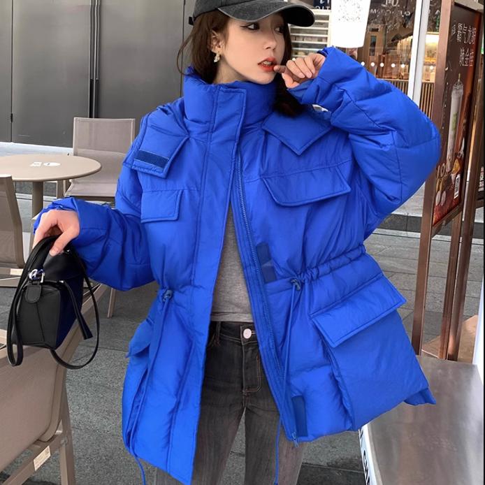 Новая зимняя утолщенная свободная куртка средней длины
Новая зимняя утолщенная свободная куртка средней длины