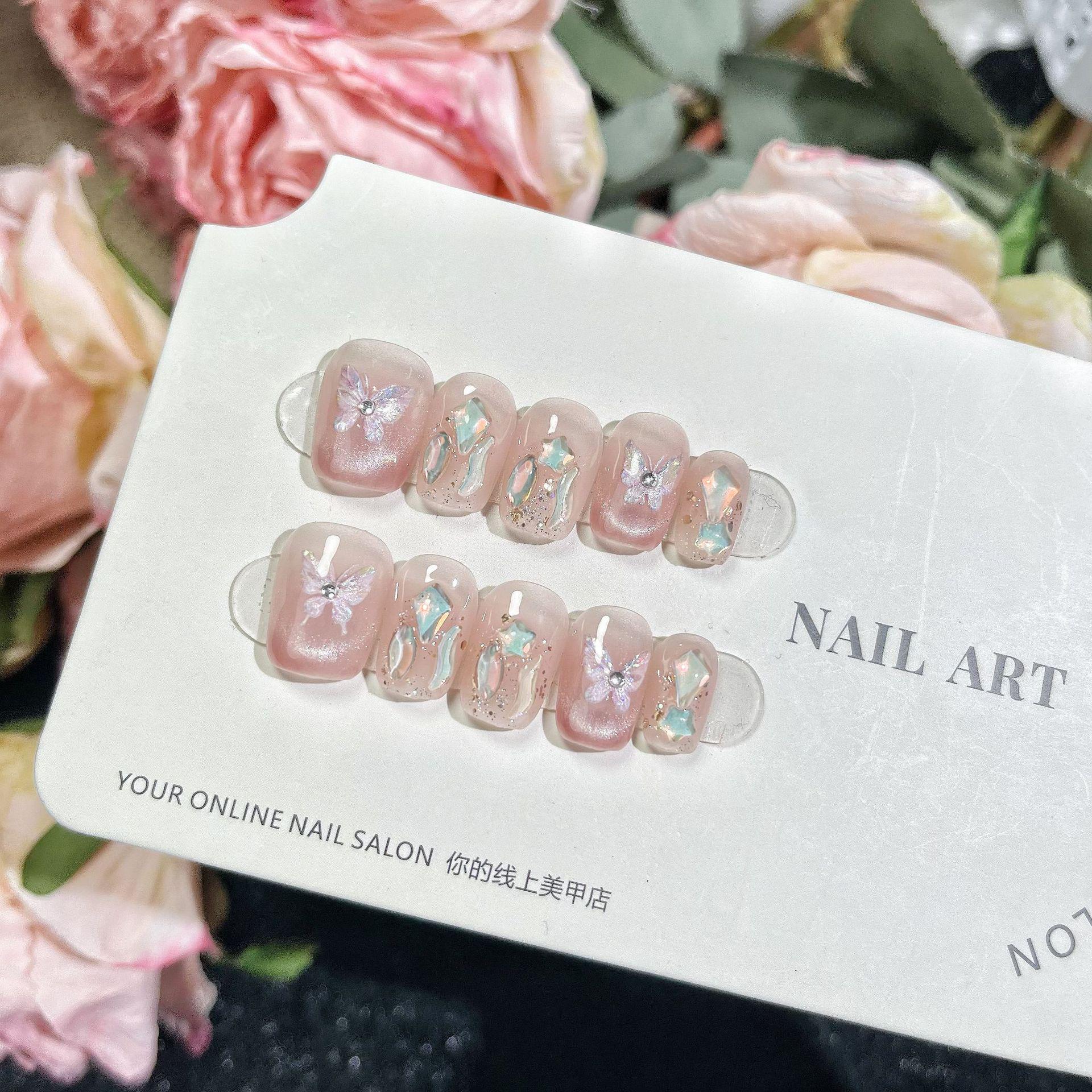 Маникюр «Бабочка Блаш Аврора Бриллиант»: Съемные гелевые типсы для ногтей и носимые накладные патчи для ногтей. Medium
Маникюр «Бабочка Блаш Аврора Бриллиант»: Съемные гелевые типсы для ногтей и носимые накладные патчи для ногтей. Medium