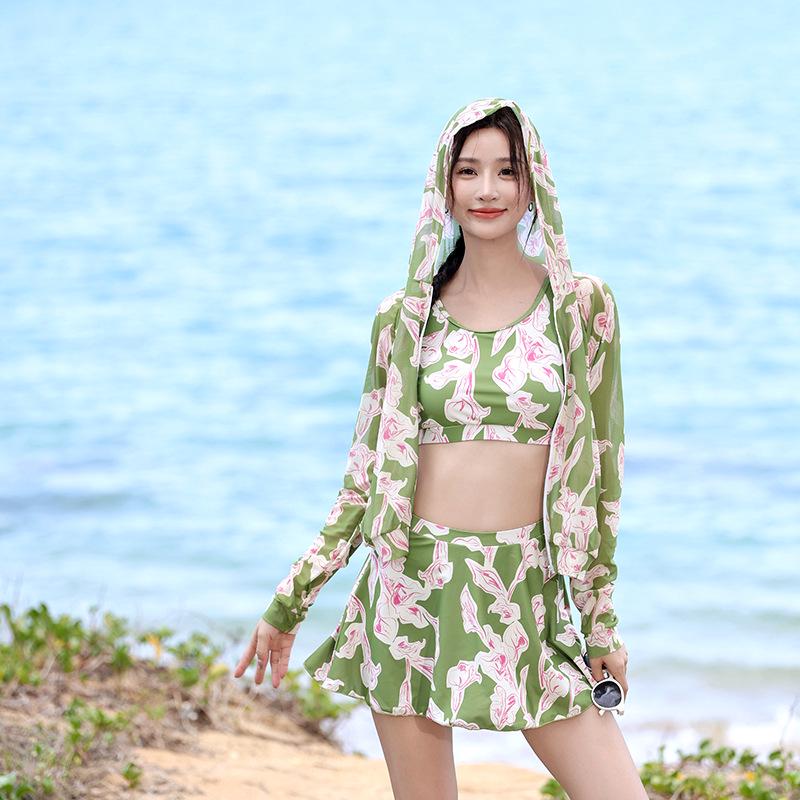 Korean Style Sporty Three-Piece Skirt-Like Swimsuit with Long Sleeve Zipper Hoodie for Sun Protection Large
Korean Style Sporty Three-Piece Skirt-Like Swimsuit with Long Sleeve Zipper Hoodie for Sun Protection Large