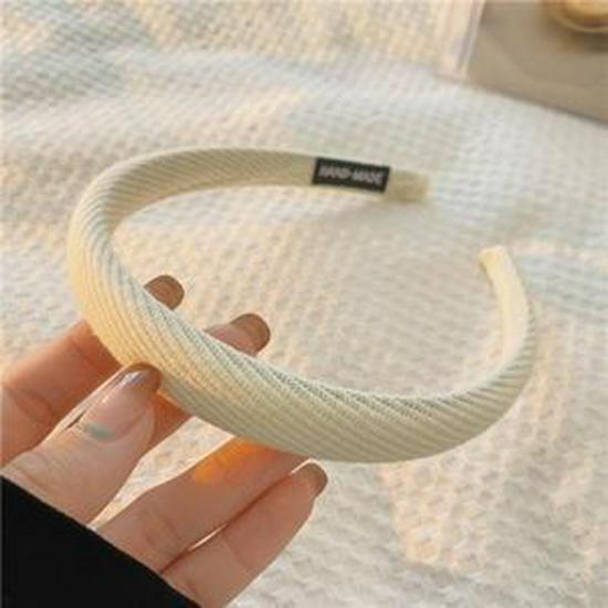 Morandi Color Korean Hairband: Versatile Hair Clip & Headwear for Women, New 2026 Style бежевий
Morandi Color Korean Hairband: Versatile Hair Clip & Headwear for Women, New 2026 Style бежевий