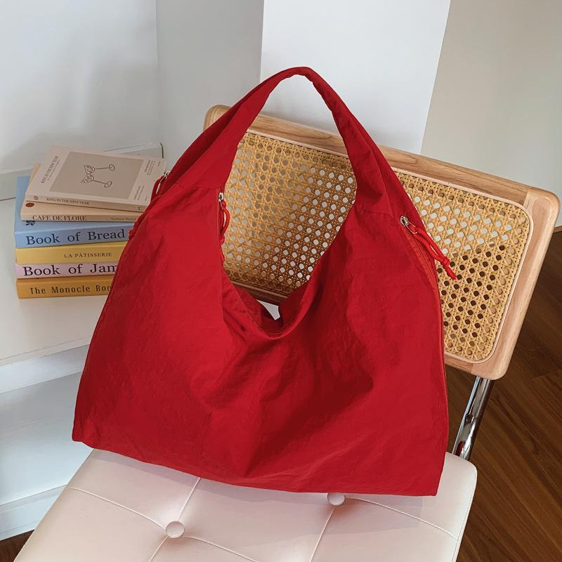 Large-capacity tote bag women s new simple solid color lazy wind shoulder bag casual commuting shopping cloth bag червоний
Large-capacity tote bag women s new simple solid color lazy wind shoulder bag casual commuting shopping cloth bag червоний