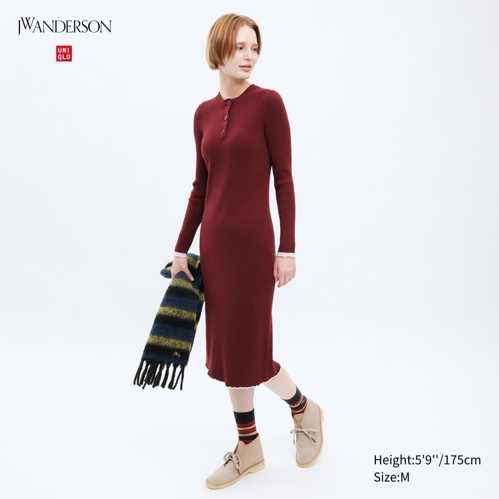 Трикотажное платье в рубчик UNIQLO с длинными рукавами
