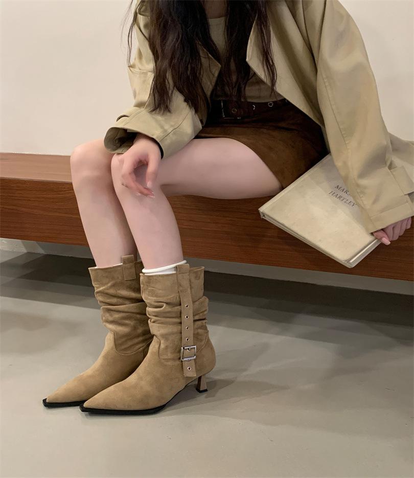 Pointed retro short boots women s 2025 new Maillard boots wasteland suede sleeve western boots 39 хаки
Pointed retro short boots women s 2025 new Maillard boots wasteland suede sleeve western boots 39 хаки