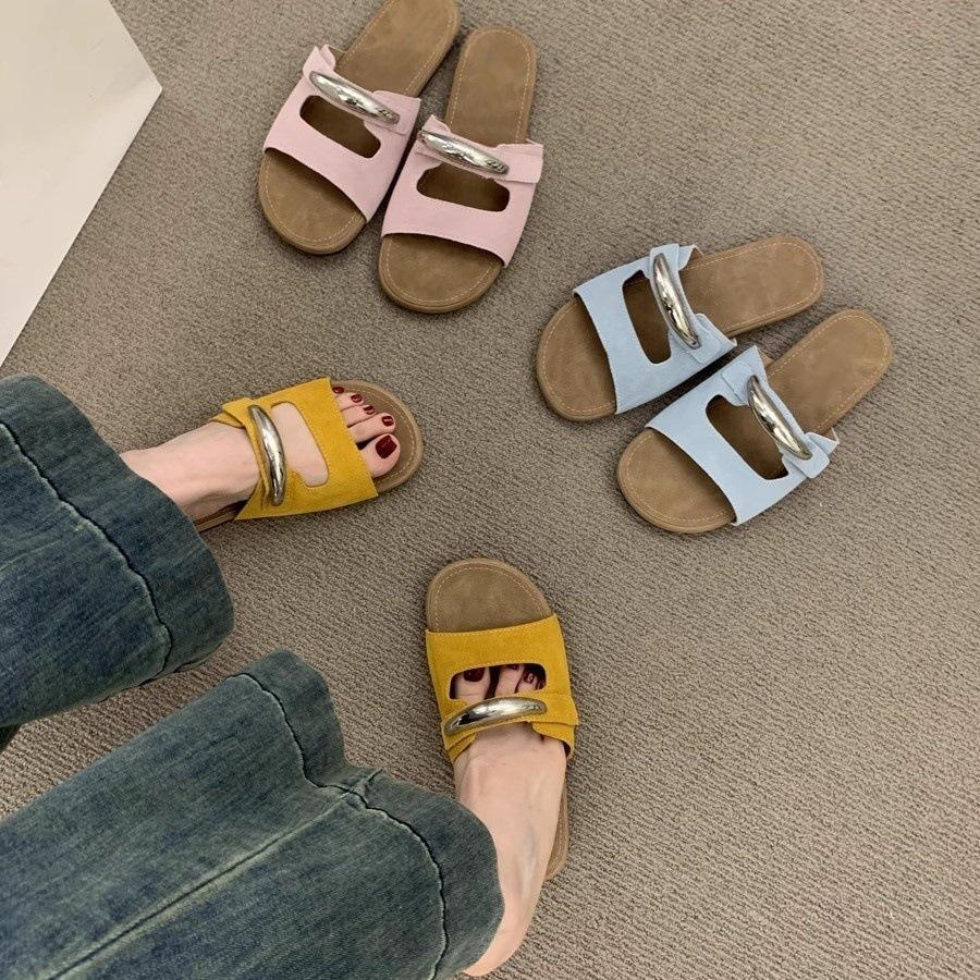 Metal buckle with open-toed round head slippers for women s summer wear versatile and not tired feet flat-bottomed dopamine beach sandals 35
Metal buckle with open-toed round head slippers for women s summer wear versatile and not tired feet flat-bottomed dopamine beach sandals 35