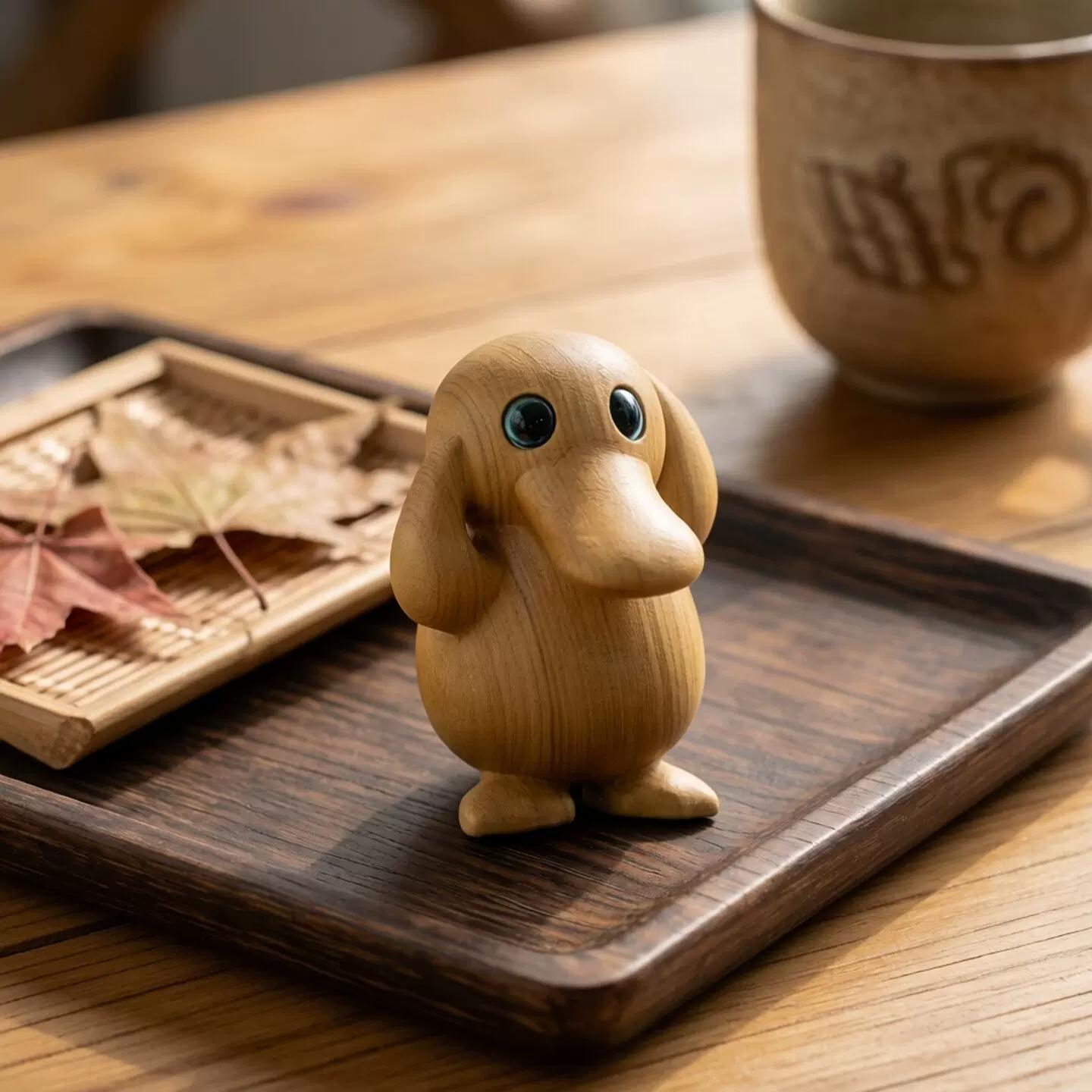 Natural Thuja Wood Carved Pokémon Happy Duck, Chinese Hand Piece, Portable Pocket Ornament, Cute Cartoon Lovely Duck for Collectible & Carry
Natural Thuja Wood Carved Pokémon Happy Duck, Chinese Hand Piece, Portable Pocket Ornament, Cute Cartoon Lovely Duck for Collectible & Carry