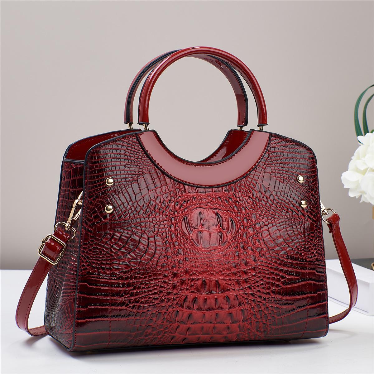 Женская сумка легкая роскошная новая кожаная сумка через плечо дизайнерская ретро женская сумка через плечо брендовая женская ручная круглая сумка
Женская сумка легкая роскошная новая кожаная сумка через плечо дизайнерская ретро женская сумка через плечо брендовая женская ручная круглая сумка