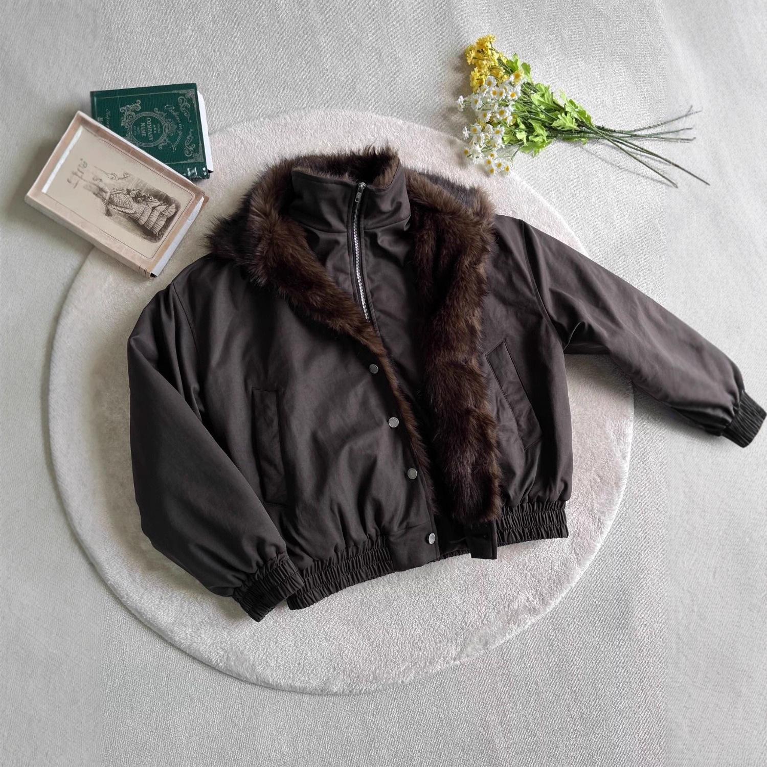 Polar Wolf King Faux Fur Two-Piece Cotton Jacket - Multi-Wear, Warm, Cold-Resistant Outerwear L коричневий
Polar Wolf King Faux Fur Two-Piece Cotton Jacket - Multi-Wear, Warm, Cold-Resistant Outerwear L коричневий