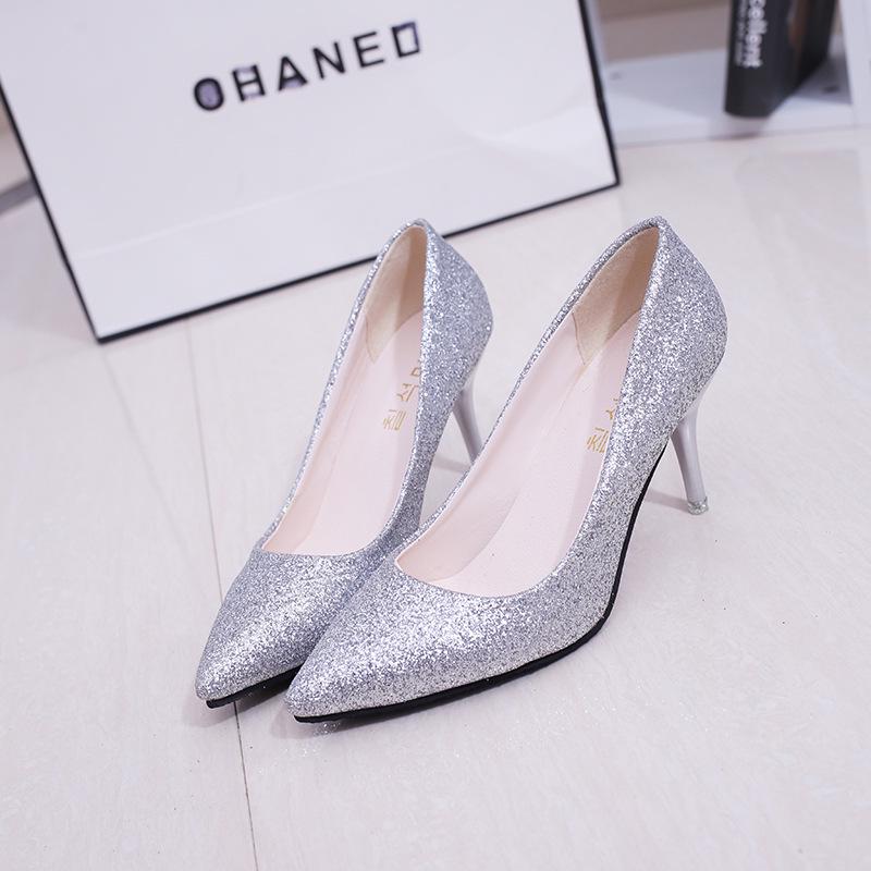 Crystal shoes, wedding shoes, women s new Korean version shoes, pointed stilettos, high heels, thick heels, princess light mouth shoes. 40 срібний
Crystal shoes, wedding shoes, women s new Korean version shoes, pointed stilettos, high heels, thick heels, princess light mouth shoes. 40 срібний