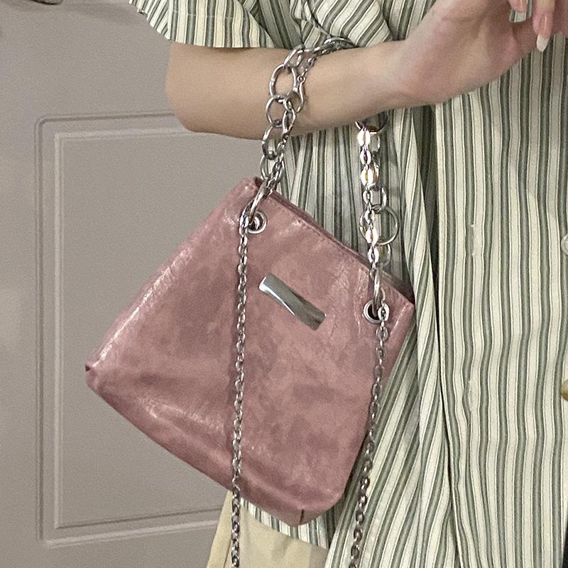 Small Bag Womennewest Versatile Handbag Small Square Bag High Quality Chain Bag Messenger Bag
Small Bag Womennewest Versatile Handbag Small Square Bag High Quality Chain Bag Messenger Bag