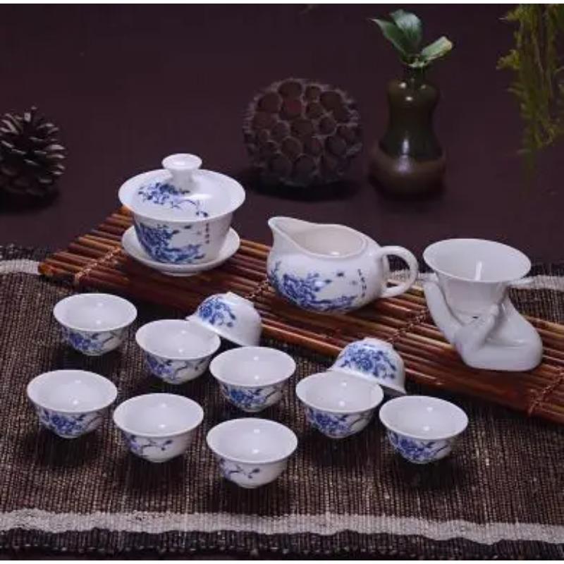 14 Pcs Travel Tea Sets Chinese Portable Ceramic Bone China teaset Gaiwan Teacup Porcelain Tea Cup The Kung Fu Teapot Set
14 Pcs Travel Tea Sets Chinese Portable Ceramic Bone China teaset Gaiwan Teacup Porcelain Tea Cup The Kung Fu Teapot Set