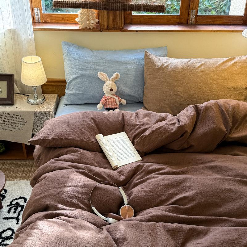 New mix and match solid color double-spell four-piece set washable quilt cover student dormitory three-piece set 1.0m sheet 3pcs
New mix and match solid color double-spell four-piece set washable quilt cover student dormitory three-piece set 1.0m sheet 3pcs