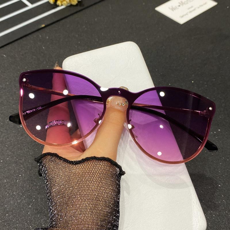 Classic Rimless Sunglasses Women Gradient Sunglasses Female Retro Brand Outdoors Shades for Ladies UV400 Colored Glasses as picture фіолетовий
Classic Rimless Sunglasses Women Gradient Sunglasses Female Retro Brand Outdoors Shades for Ladies UV400 Colored Glasses as picture фіолетовий