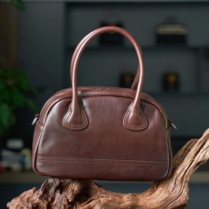 Handmade Women s Bag Of Full Tree Cream Vegetable Tanned Cowhide Crossbody Bowling Genuine Leather Retro Versatile Handheld Boston 29x13x17CM кавовий
Handmade Women s Bag Of Full Tree Cream Vegetable Tanned Cowhide Crossbody Bowling Genuine Leather Retro Versatile Handheld Boston 29x13x17CM кавовий