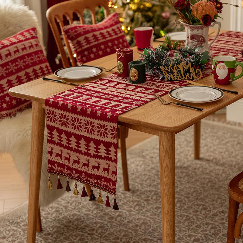 Retro Christmas Jacquard Table Runner with Tassels for Restaurant and Home Décor 35x100 cm
Retro Christmas Jacquard Table Runner with Tassels for Restaurant and Home Décor 35x100 cm