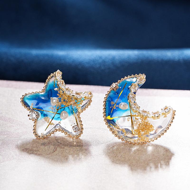 Zircon Resin Star Moon Earrings Niche Fashion Versatile Earrings Personality Temperament Advanced Earrings Women
Zircon Resin Star Moon Earrings Niche Fashion Versatile Earrings Personality Temperament Advanced Earrings Women