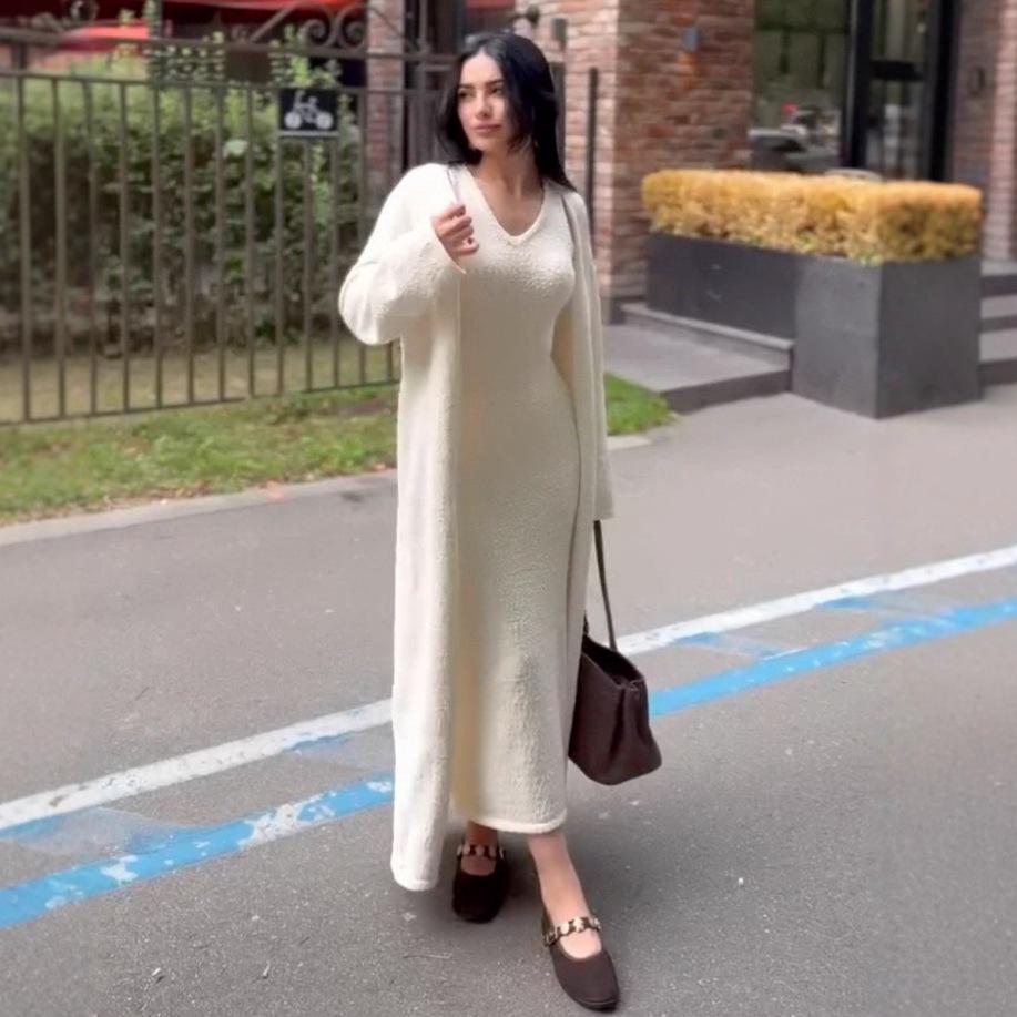 Осень 2025 Европейский и американский женский вязаный комплект из платья с U-образным вырезом и длинного пальто XS абрикосовый
Осень 2025 Европейский и американский женский вязаный комплект из платья с U-образным вырезом и длинного пальто XS абрикосовый