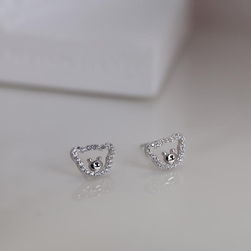 Серьги «Полый медведь с бриллиантами» для женщин Корейский стиль Простые Компактные и милые серьги Новый стиль Трендовые
Серьги «Полый медведь с бриллиантами» для женщин Корейский стиль Простые Компактные и милые серьги Новый стиль Трендовые