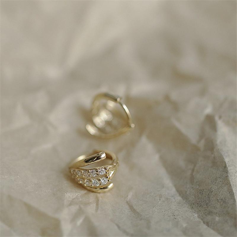 925 Sterling Silver French Simple Pavé Zircon Ear Bone Clip Without Pierced Light Luxury 14k Gold Plating Jewelry Gift Gold
925 Sterling Silver French Simple Pavé Zircon Ear Bone Clip Without Pierced Light Luxury 14k Gold Plating Jewelry Gift Gold
