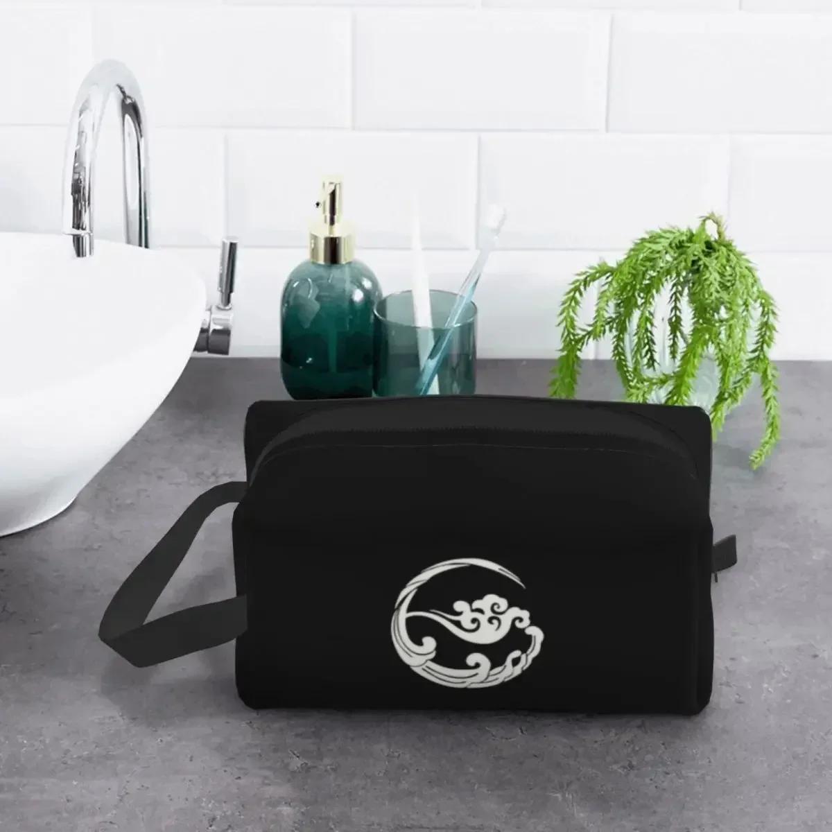 Gusu Lan Sect Logo Makeup Bag Women Travel Cosmetic Organizer Fashion The Untamed Wei Wuxian Storage Toiletry Bags 25.5X16X12.5CM
Gusu Lan Sect Logo Makeup Bag Women Travel Cosmetic Organizer Fashion The Untamed Wei Wuxian Storage Toiletry Bags 25.5X16X12.5CM