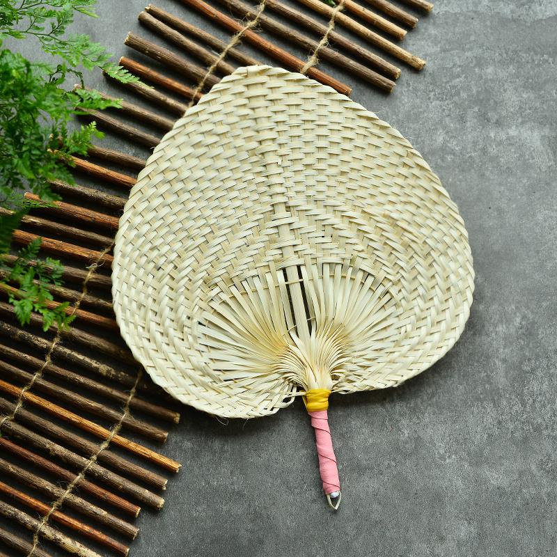 1pc Handmade Bamboo Woven Large Fan, Handheld Cooling Weaving Fan, Chinese Style Gift, Decorative Craft Fan, Home Decorations
1pc Handmade Bamboo Woven Large Fan, Handheld Cooling Weaving Fan, Chinese Style Gift, Decorative Craft Fan, Home Decorations