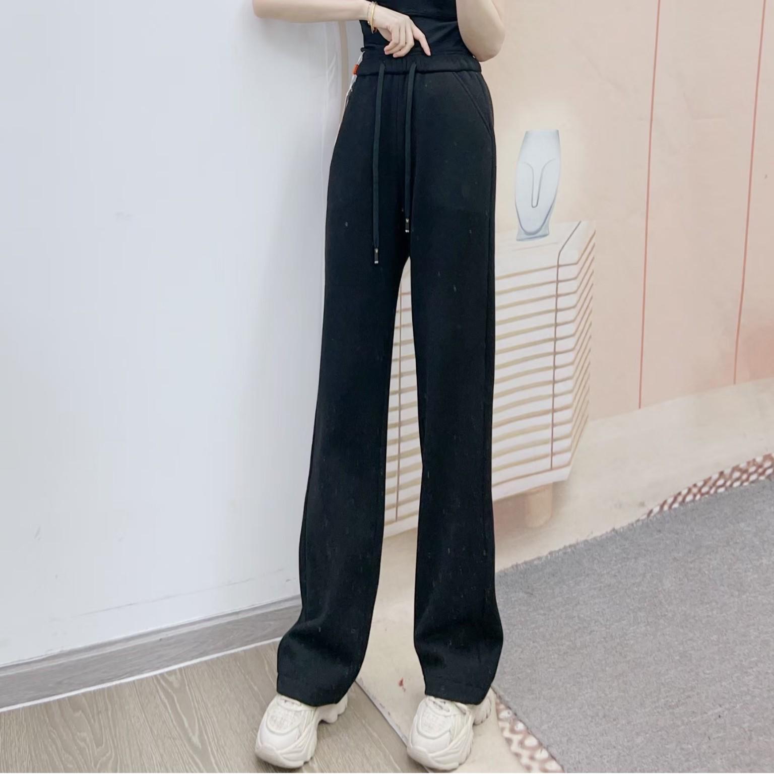 Autumn/Winter 2025 High-Waisted Velvet Slimming Straight-Leg Pants Size 25 чёрный
Autumn/Winter 2025 High-Waisted Velvet Slimming Straight-Leg Pants Size 25 чёрный