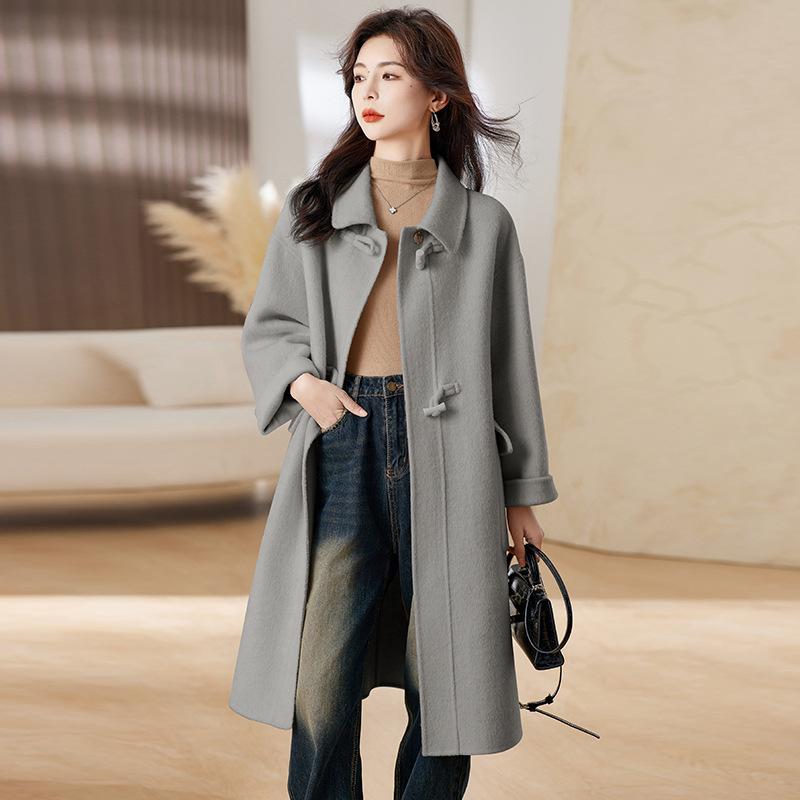 Дизайнерское двустороннее шерстяное пальто с роговой пуговицей, женское осенне-зимнее новое шерстяное пальто M
Дизайнерское двустороннее шерстяное пальто с роговой пуговицей, женское осенне-зимнее новое шерстяное пальто M