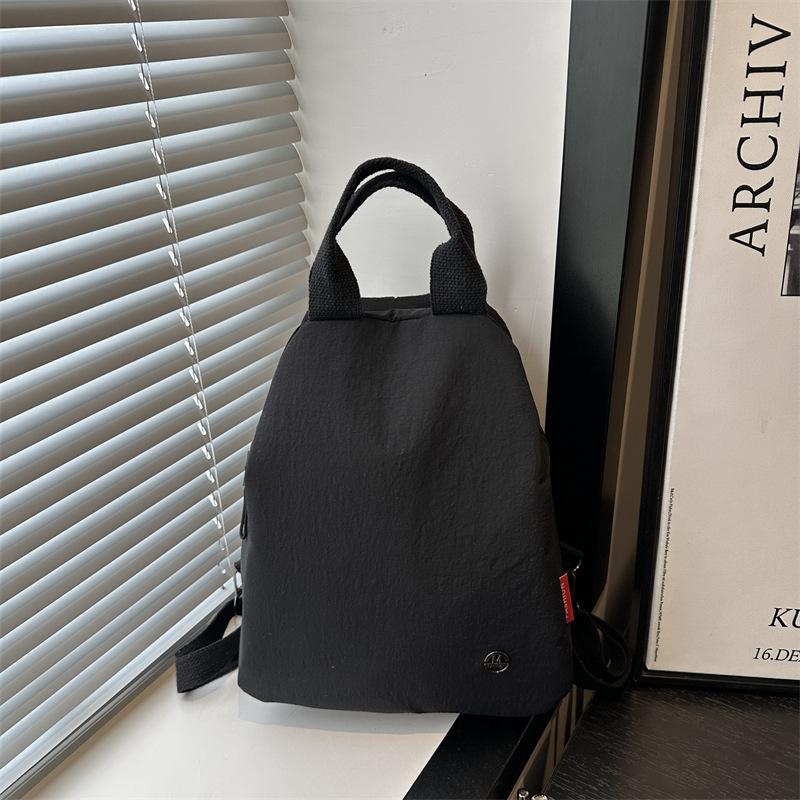 Solid color shoulder messenger bag casual new fashion design lightweight cloth bag versatile multi-functional portable backpack чорний
Solid color shoulder messenger bag casual new fashion design lightweight cloth bag versatile multi-functional portable backpack чорний