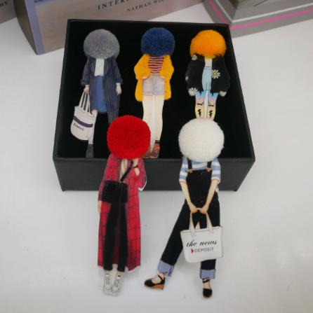 Fashion Brooch Pins for Woman Brooches Girls Cartoon Models Acrylic Brooches Pompom Clothing Jewelry Accessories Gift Box
Fashion Brooch Pins for Woman Brooches Girls Cartoon Models Acrylic Brooches Pompom Clothing Jewelry Accessories Gift Box