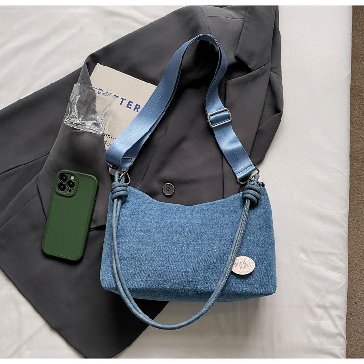 Autumn and winter new commuter messenger bag Korean ins lazy wind tote bag women 2025 large capacity canvas shoulder bag синий
Autumn and winter new commuter messenger bag Korean ins lazy wind tote bag women 2025 large capacity canvas shoulder bag синий